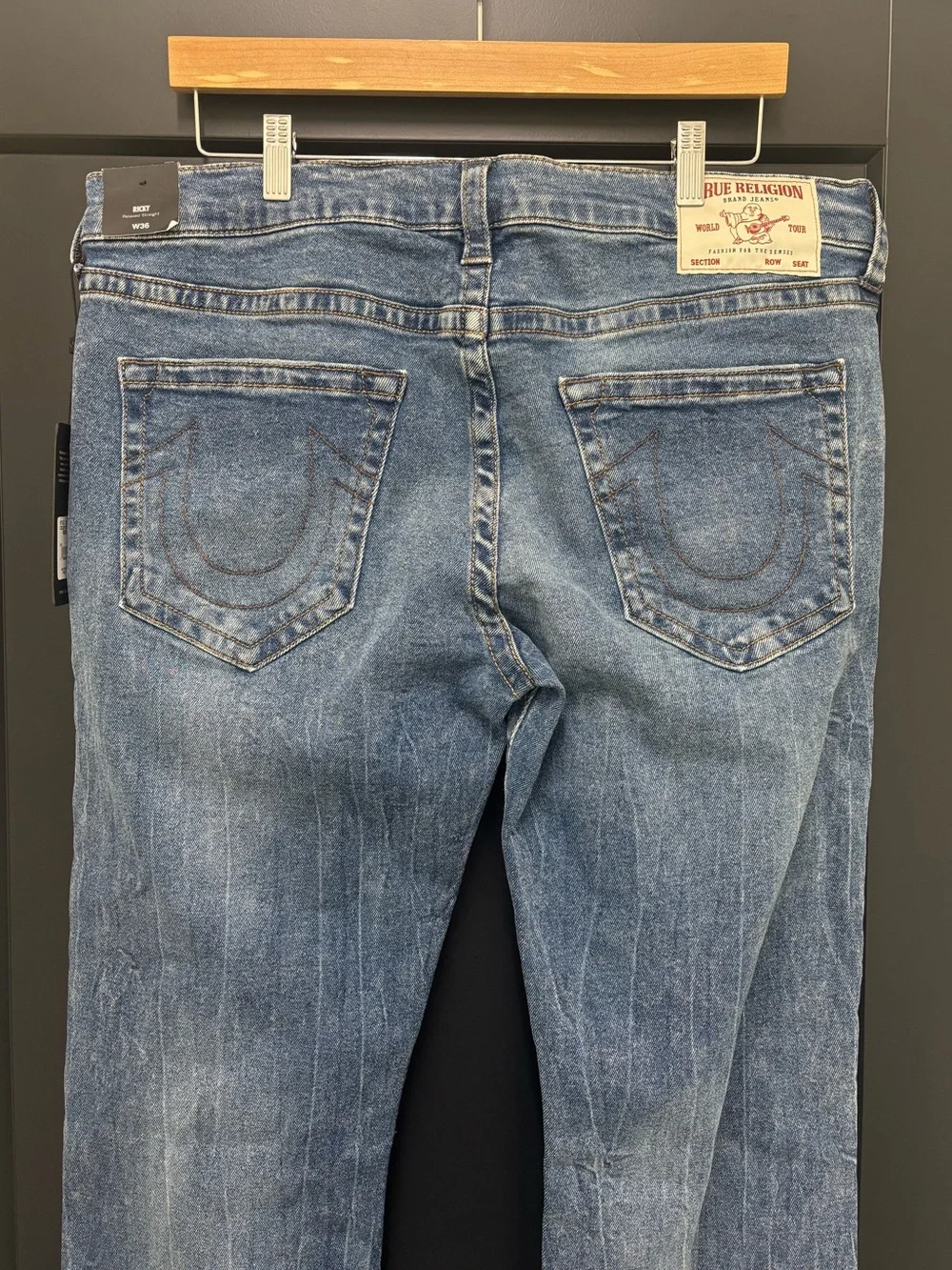 True Religion Ricky Relaxed Straight Jeans Men’s 36 NWT Ghost Wave Medium Wash